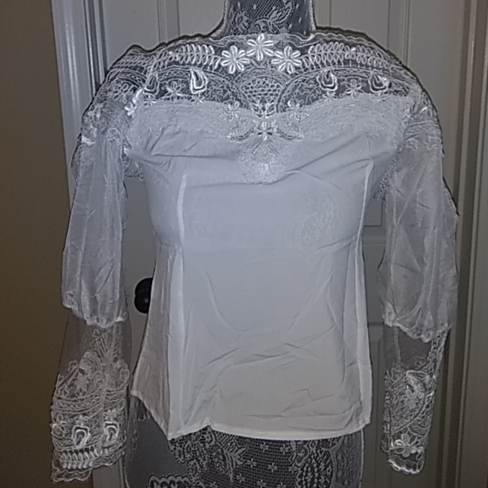 ๐SALE๐Lace Boat Neck Blouse - Picture 3 of 7